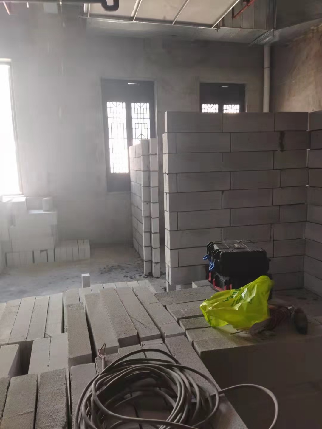 加气块隔墙施工现场